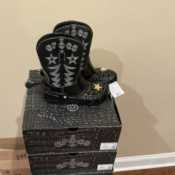 New Crocs Classic Cowboy Boot Limited Edition - Picture 2 of 7